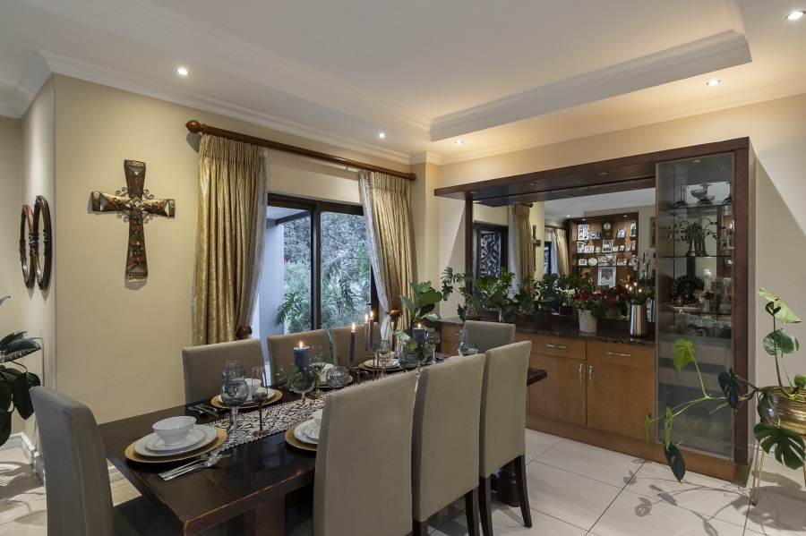 5 Bedroom Property for Sale in De Wijnlanden Residential Estate Western Cape